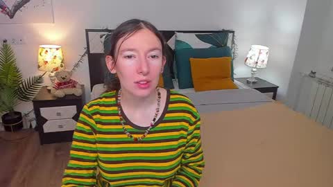 Snapshot of catherinewalls chatting on 02-28-25, 04:32 Catrin online show from 02-28-25, 04:32