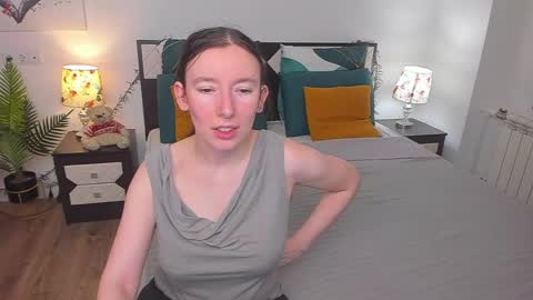 Snapshot of catherinewalls chatting on 03-04-25, 05:42 Catrin online show from 03-04-25, 05:42