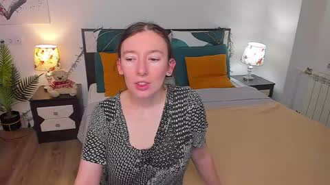 Snapshot of catherinewalls chatting on 03-12-25, 02:20 Catrin online show from 03-12-25, 02:20