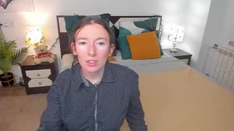 Snapshot of catherinewalls chatting on 09-23-25, 01:08 Catrin online show from 09-23-25, 01:08