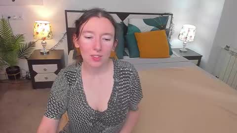 Snapshot of catherinewalls chatting on 09-25-25, 06:50 Catrin online show from 09-25-25, 06:50