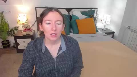 Snapshot of catherinewalls chatting on 09-26-25, 06:28 Catrin online show from 09-26-25, 06:28