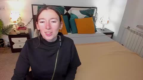 Snapshot of catherinewalls chatting on 09-30-25, 01:21 Catrin online show from 09-30-25, 01:21