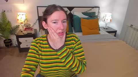 Snapshot of catherinewalls chatting on 10-06-25, 07:06 Catrin online show from 10-06-25, 07:06
