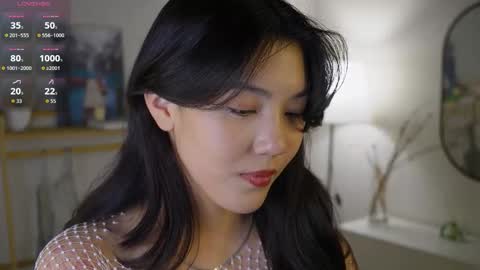 Lee online show from 11-04-25, 04:06