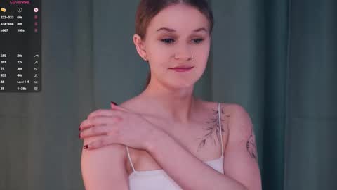 Snapshot of cathrinetunick chatting on 02-19-26, 07:15 Aria and Kira online show from 02-19-26, 07:15