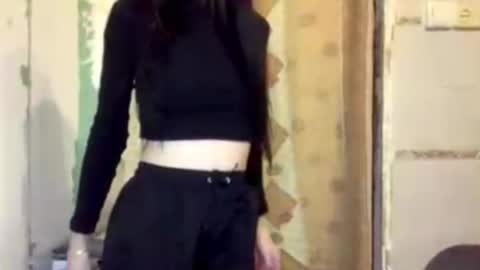 Lola online show from 10-23-25, 09:24