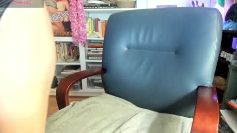 Snapshot of catnips_cabaret chatting on 12-31-24, 05:22 some call me djcatnips some call me CC but i love it when you call me miss catnips online show from 12-31-24, 05:22