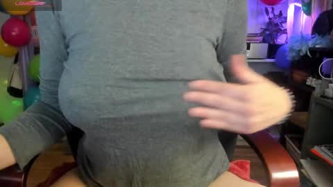 Snapshot of catnips_cabaret chatting on 01-02-25, 10:22 some call me djcatnips some call me CC but i love it when you call me miss catnips online show from 01-02-25, 10:22