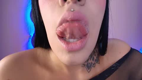 Cattleya online show from 11-13-25, 04:00