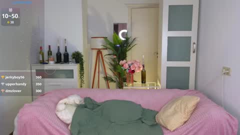 Snapshot of caty_cuddly chatting on 01-17-25, 09:06 caty_cuddly online show from 01-17-25, 09:06