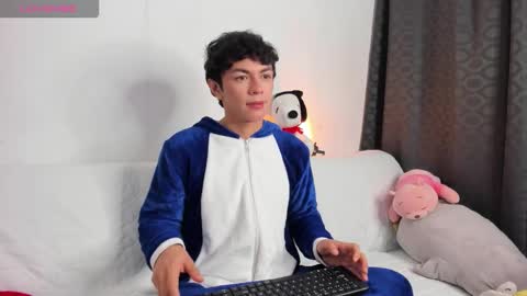 Cayden online show from 11-17-25, 04:07