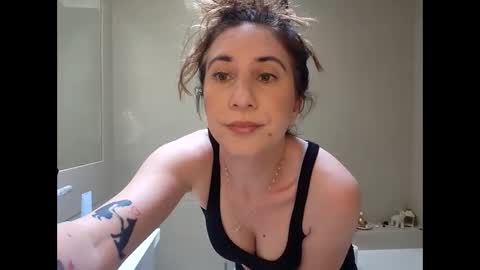 Snapshot of cctvxo chatting on 09-15-25, 02:55 Sarahx online show from 09-15-25, 02:55