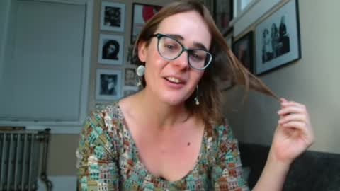 Cecily Saint Claire online show from 12-13-24, 02:38