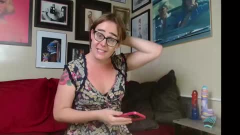 Cecily Saint Claire online show from 10-21-25, 12:17