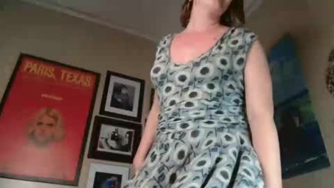 Cecily Saint Claire online show from 12-17-25, 12:44