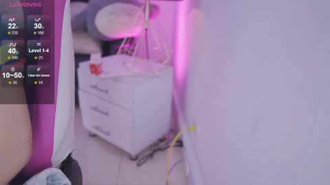Snapshot of celeste_blazze chatting on 12-14-24, 09:56 Celeste  online show from 12-14-24, 09:56