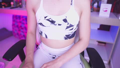 Snapshot of celeste_blazze chatting on 12-20-24, 06:02 Celeste  online show from 12-20-24, 06:02