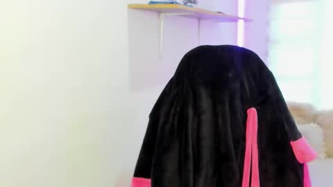 celeste_bonnet1 online show from 11-03-25, 07:04