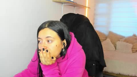 celeste_bonnet1 online show from 11-26-25, 11:22