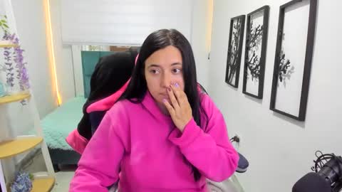 celeste_bonnet1 online show from 12-17-25, 11:27