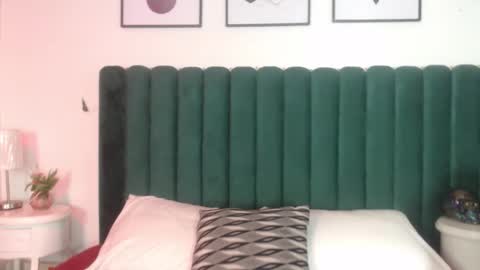 Celeste  online show from 10-30-25, 04:14