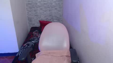 celeste_fioree online show from 10-31-25, 07:37