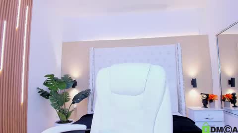 Snapshot of celeste_wayne chatting on 11-11-25, 08:31 Celeste Wayne online show from 11-11-25, 08:31