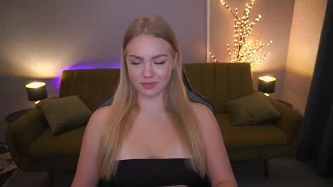 celestenoirr online show from 10-02-25, 06:42