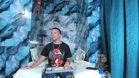 Snapshot of celesteyorucso1 chatting on 10-21-25, 11:27 celesteyorucso1 online show from 10-21-25, 11:27