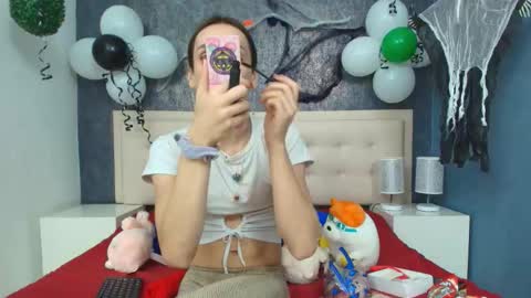 Snapshot of celestial_queen_ chatting on 10-23-25, 01:32 Celestial online show from 10-23-25, 01:32
