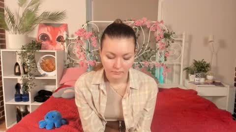 Snapshot of celineswiatkowski chatting on 02-25-26, 08:29 Nina online show from 02-25-26, 08:29