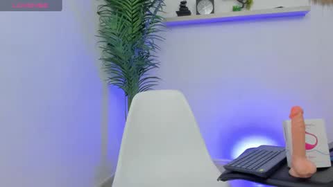 Snapshot of cellesteevans chatting on 12-10-24, 05:44 Celeste online show from 12-10-24, 05:44