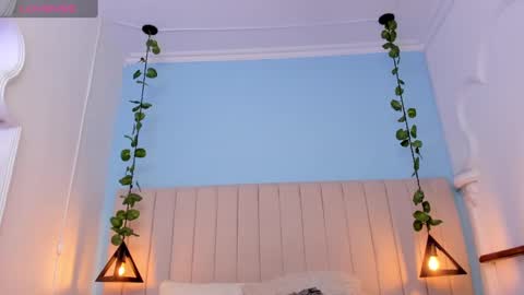 Snapshot of cellesteevans chatting on 02-14-25, 10:04 Celeste online show from 02-14-25, 10:04