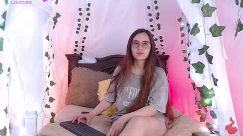 Hello guys my name is Sofi and Lizzie and  Vanessa online show from 02-18-25, 05:53