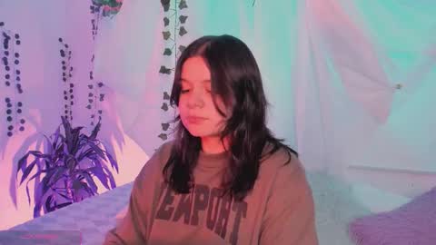 Snapshot of centaurigirls chatting on 12-23-25, 04:10 Hello guys my name is Sofi and Lizzie and Vanessa online show from 12-23-25, 04:10