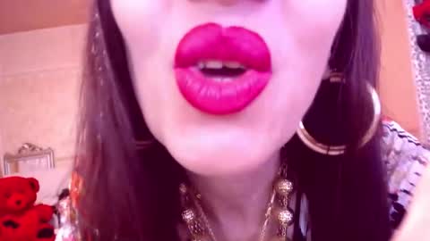 Cerise online show from 12-21-25, 01:02