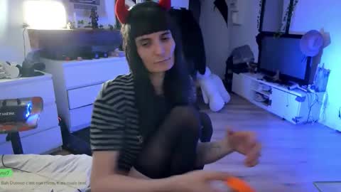 CeriseLapine online show from 11-10-25, 11:04