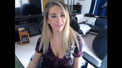 Snapshot of cessprinn chatting on 12-27-24, 06:10 Marie online show from 12-27-24, 06:10