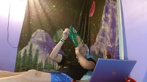 Snapshot of cguffey2284 chatting on 01-03-25, 05:28 cguffey2284 online show from 01-03-25, 05:28