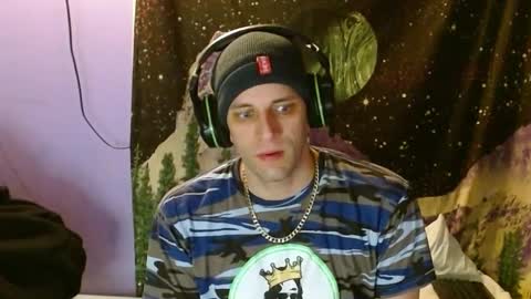 Snapshot of cguffey2284 chatting on 01-08-25, 01:21 cguffey2284 online show from 01-08-25, 01:21