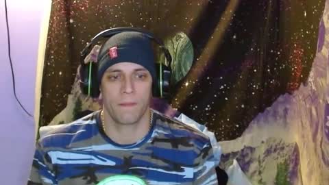 Snapshot of cguffey2284 chatting on 01-08-25, 04:23 cguffey2284 online show from 01-08-25, 04:23