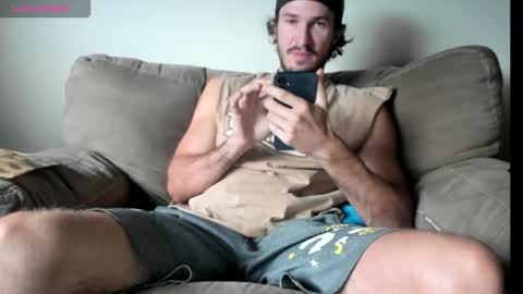 Snapshot of chadpowerz chatting on 09-09-25, 08:19 Lydong online show from 09-09-25, 08:19