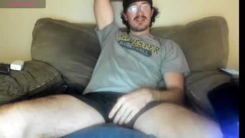 Snapshot of chadpowerz chatting on 09-25-25, 03:32 Lydong online show from 09-25-25, 03:32