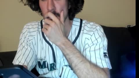 Snapshot of chadpowerz chatting on 10-18-25, 12:57 Lydong online show from 10-18-25, 12:57