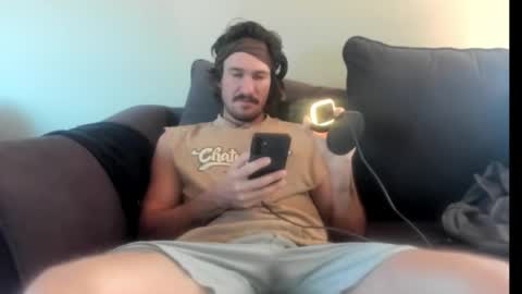 Snapshot of chadpowerz chatting on 10-20-25, 07:14 Lydong online show from 10-20-25, 07:14