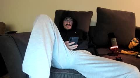 Snapshot of chadpowerz chatting on 10-31-25, 12:44 Lydong online show from 10-31-25, 12:44