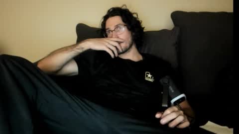 Snapshot of chadpowerz chatting on 11-12-25, 04:46 Lydong online show from 11-12-25, 04:46