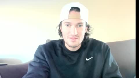 Snapshot of chadpowerz chatting on 12-04-25, 11:13 Lydong online show from 12-04-25, 11:13