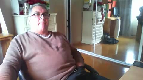 Chalky online show from 09-15-25, 07:41